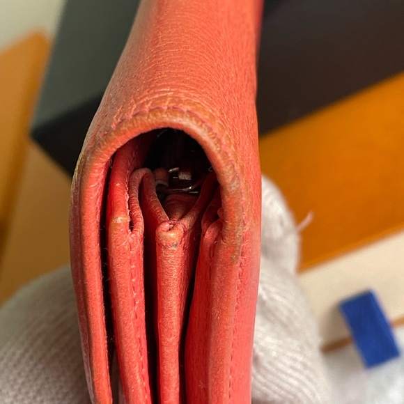 CHANEL  CORAL leather  Camellia CC FLAP Long wallet - Picture 10 of 15